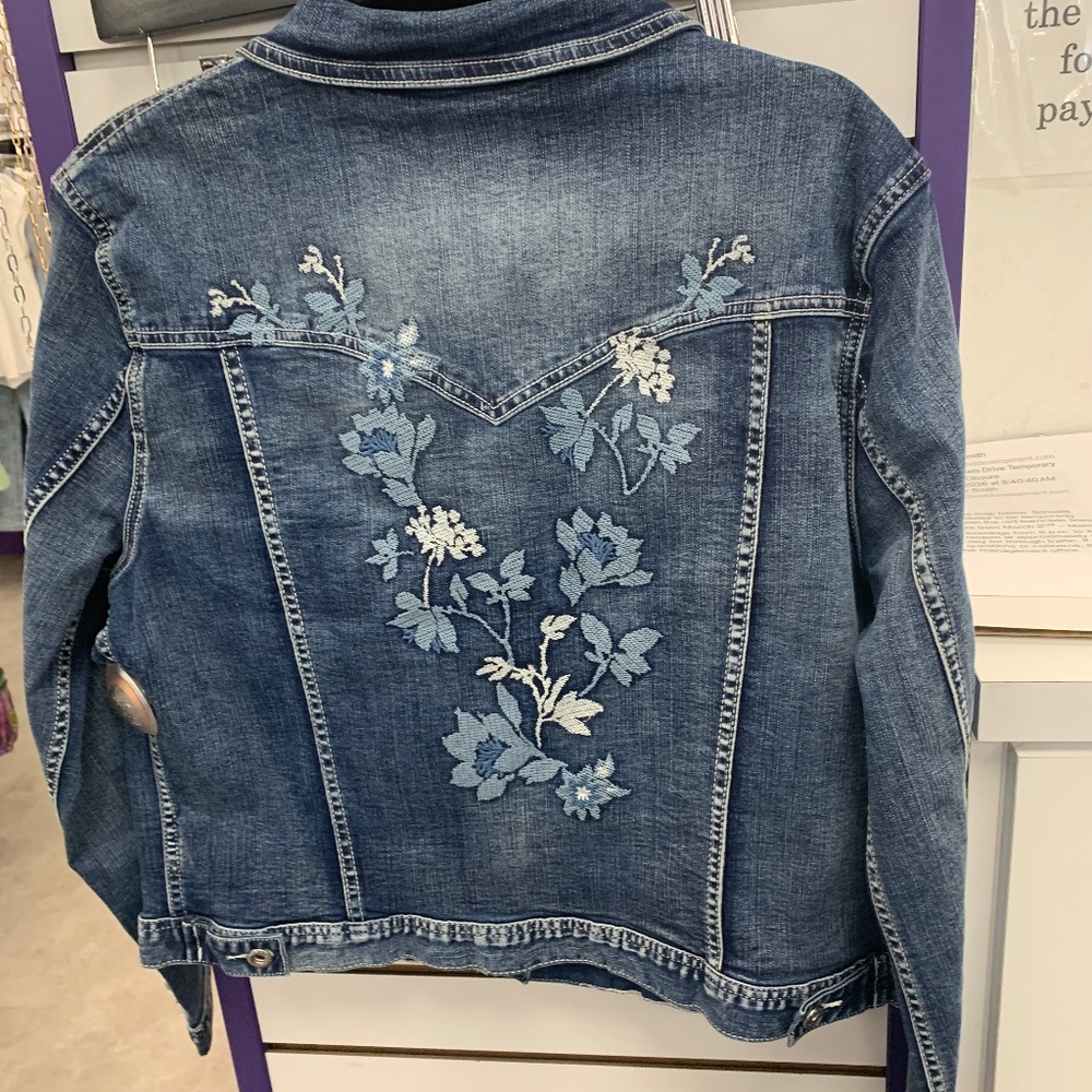 NWT Grace in LA denim jacket with embroidered flowers